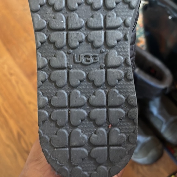 UGG Kids Puffy Quilted Houndstooth Black Girls Boots size 5 - Picture 7 of 7